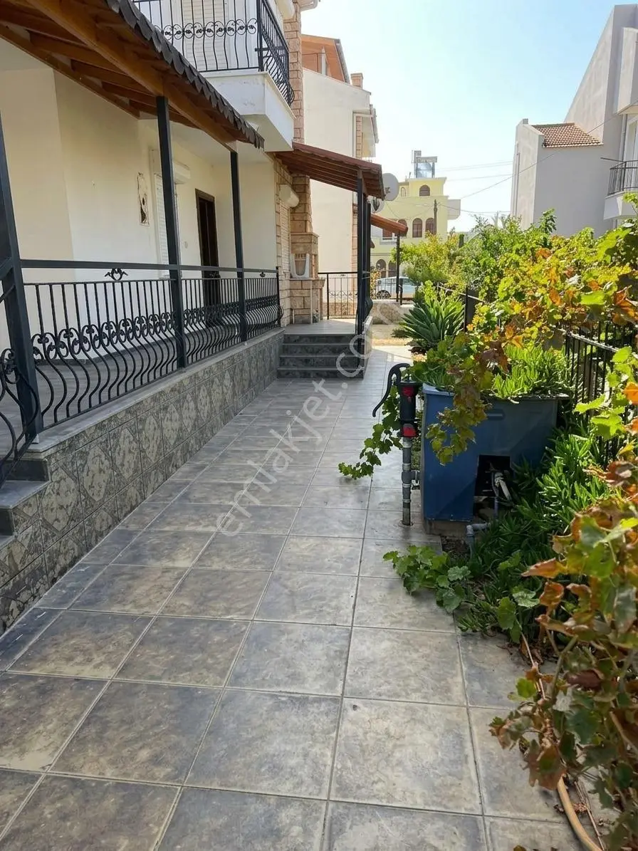Dikili'de İkiz Nizam Denize 50 Metre Mesafede Bahçeli Villa Ümmetoğlu'ndan — fotoğraf 4