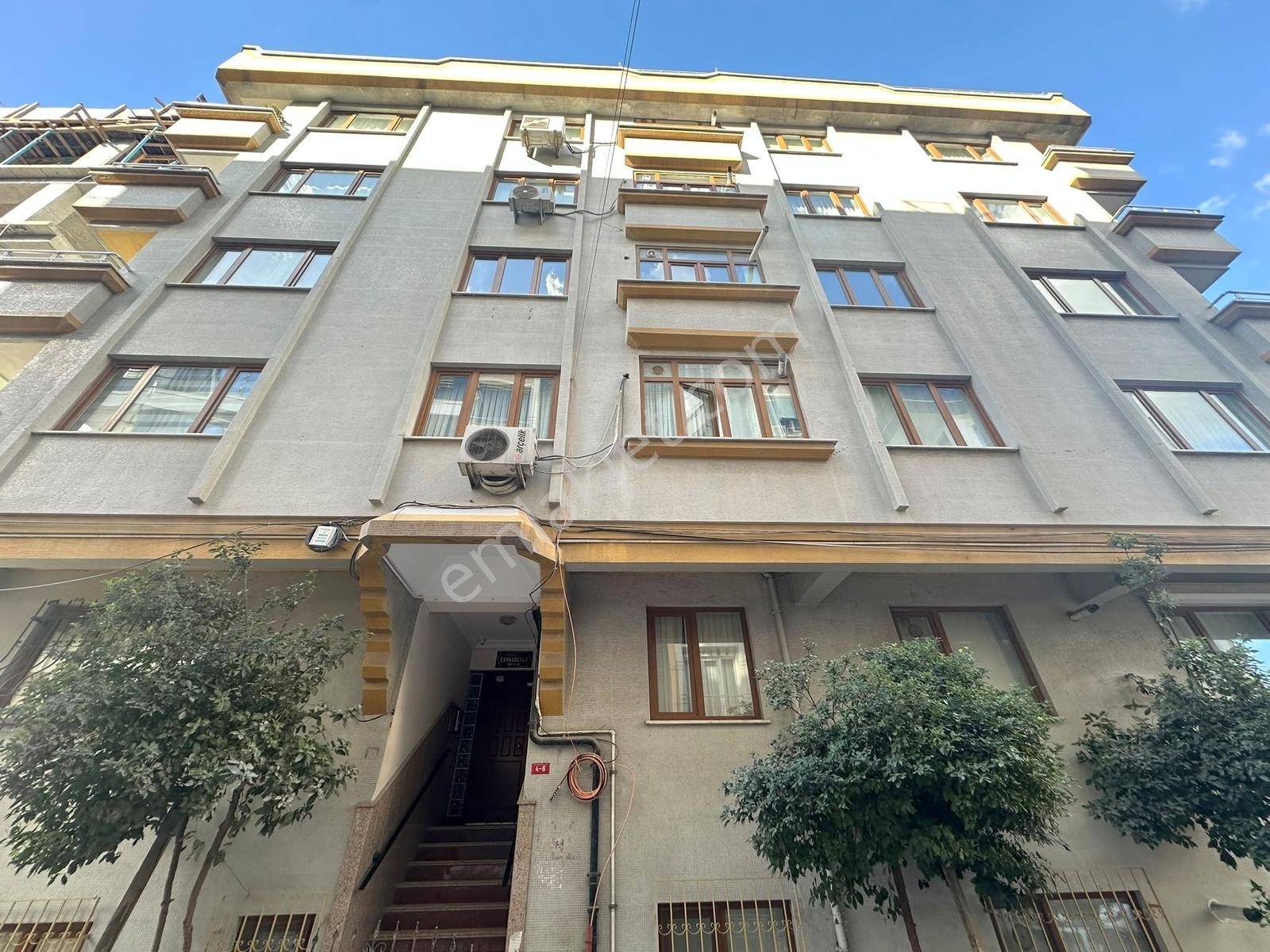 İsa Emlaktan Ş.evler Meydana Yürüme Mesafesinde 2+1 Ara Kat