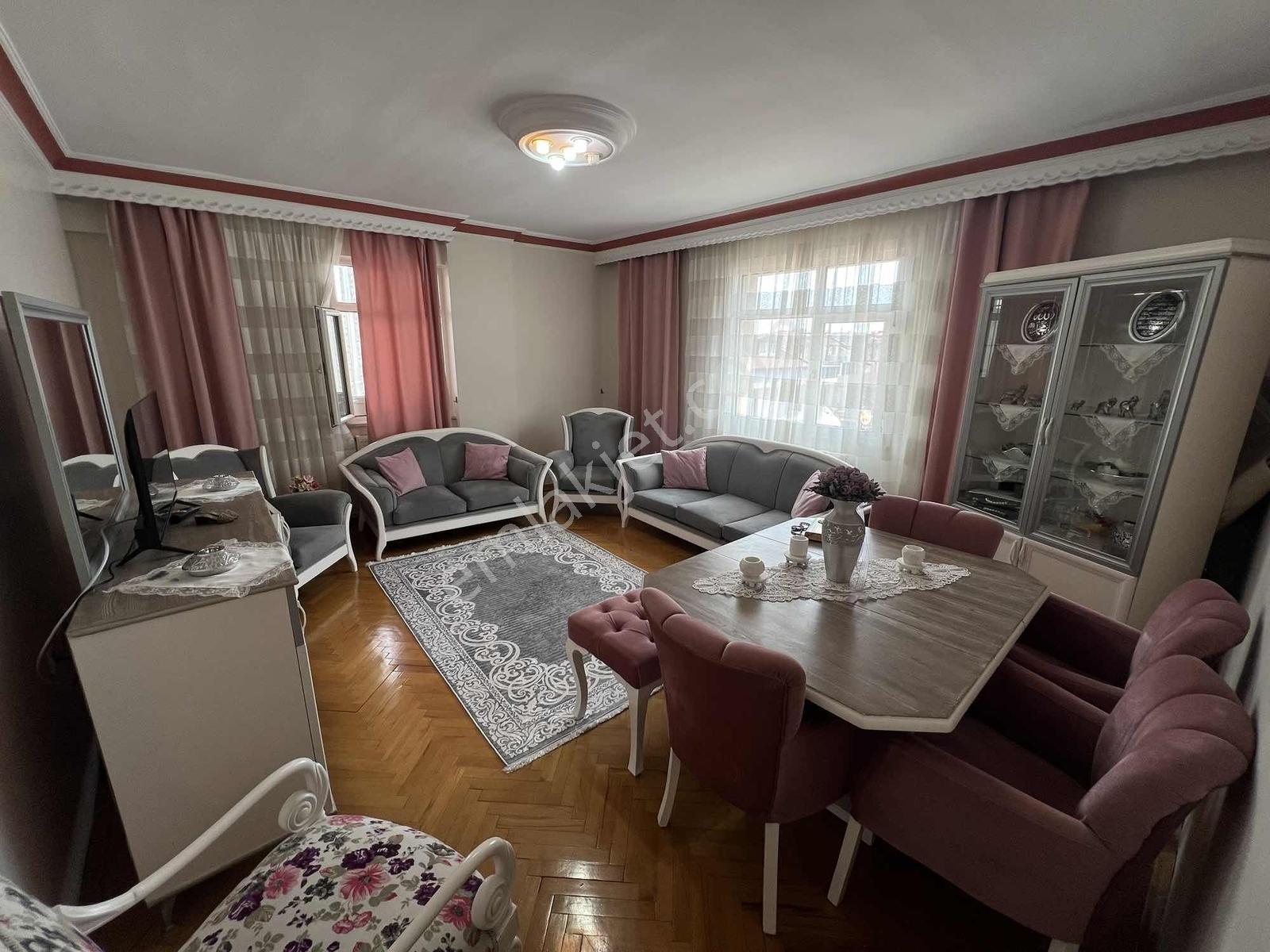 Cumhuriyet Mah 3+1 Yüksek Hisseli 130 M2 Ara Kat Daire — fotoğraf 3