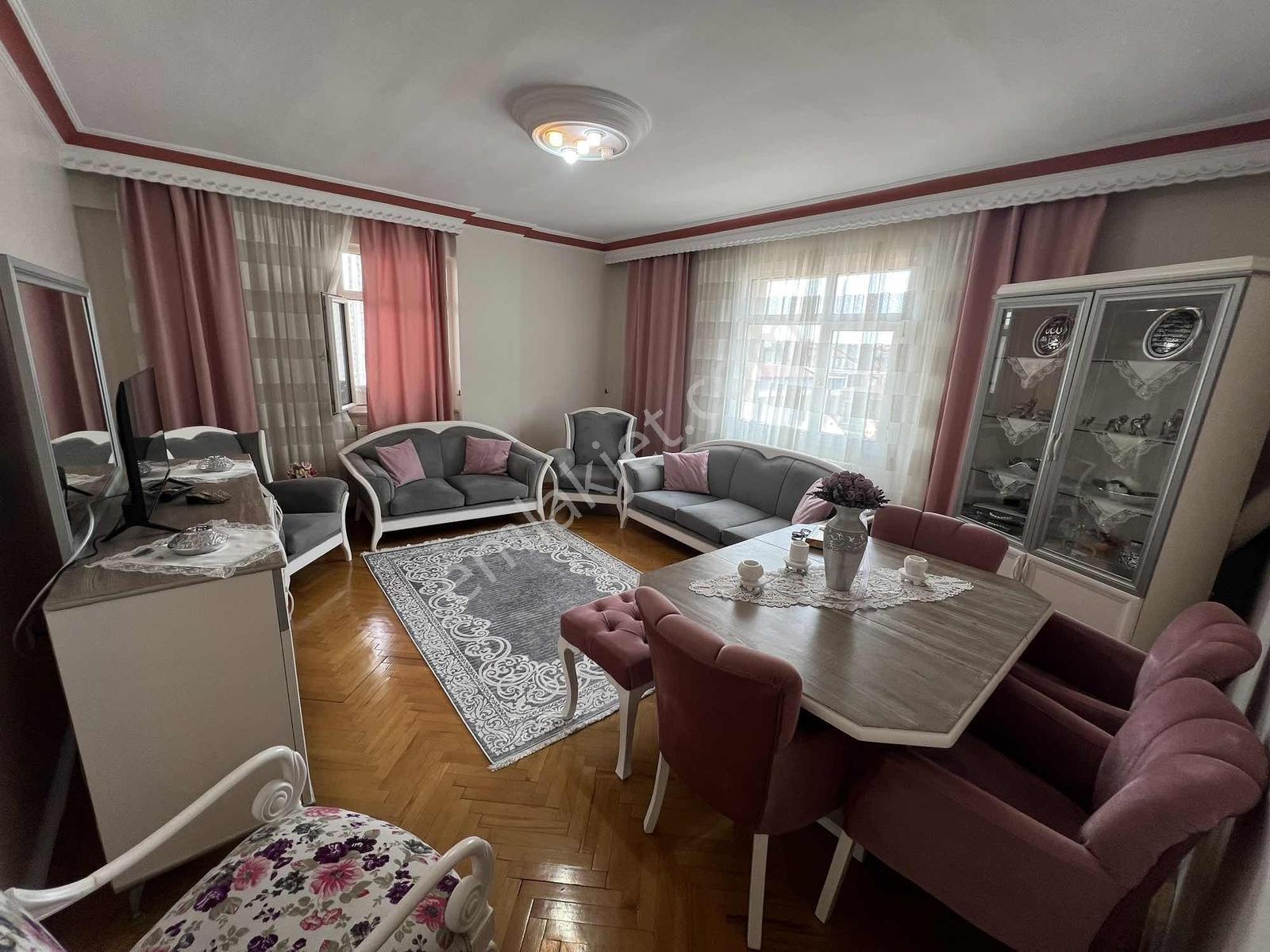 Cumhuriyet Mah 3+1 Yüksek Hisseli 130 M2 Ara Kat Daire — fotoğraf 4