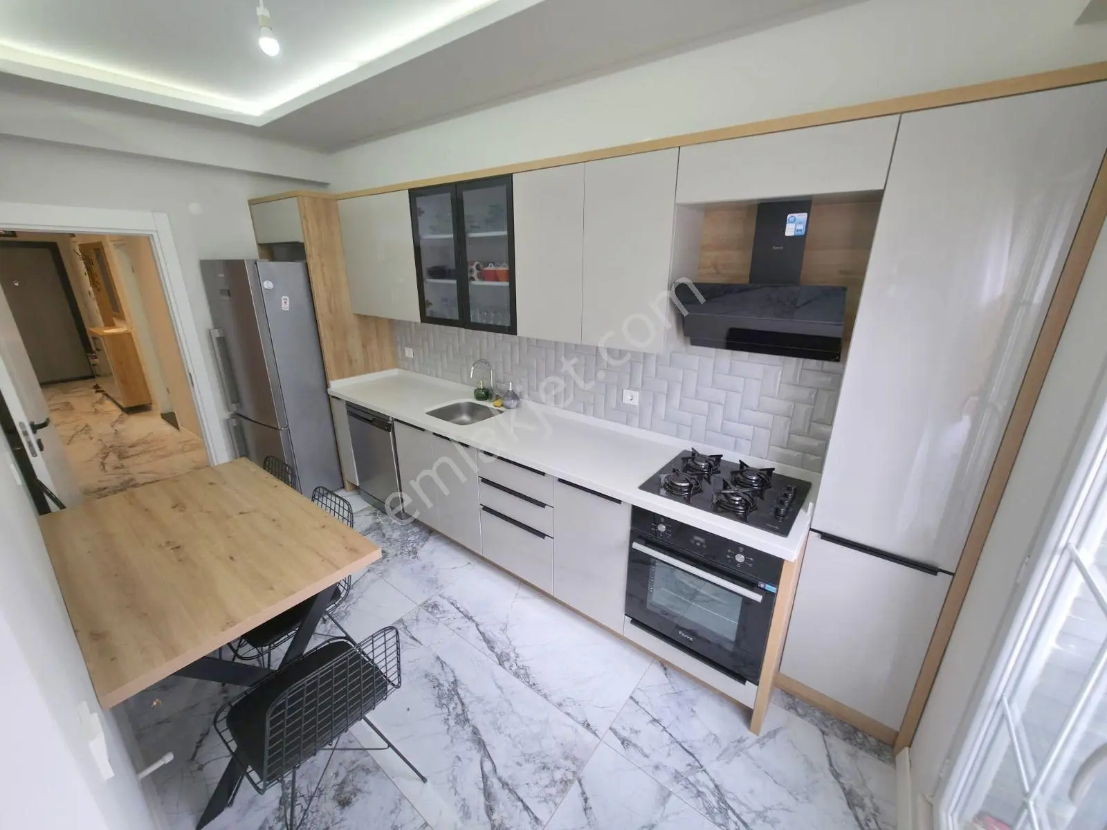 Gümüş'den Akçayda Ön Cephe Arakat 2 Yaşında Şok Fiyata 2+1 Daire!