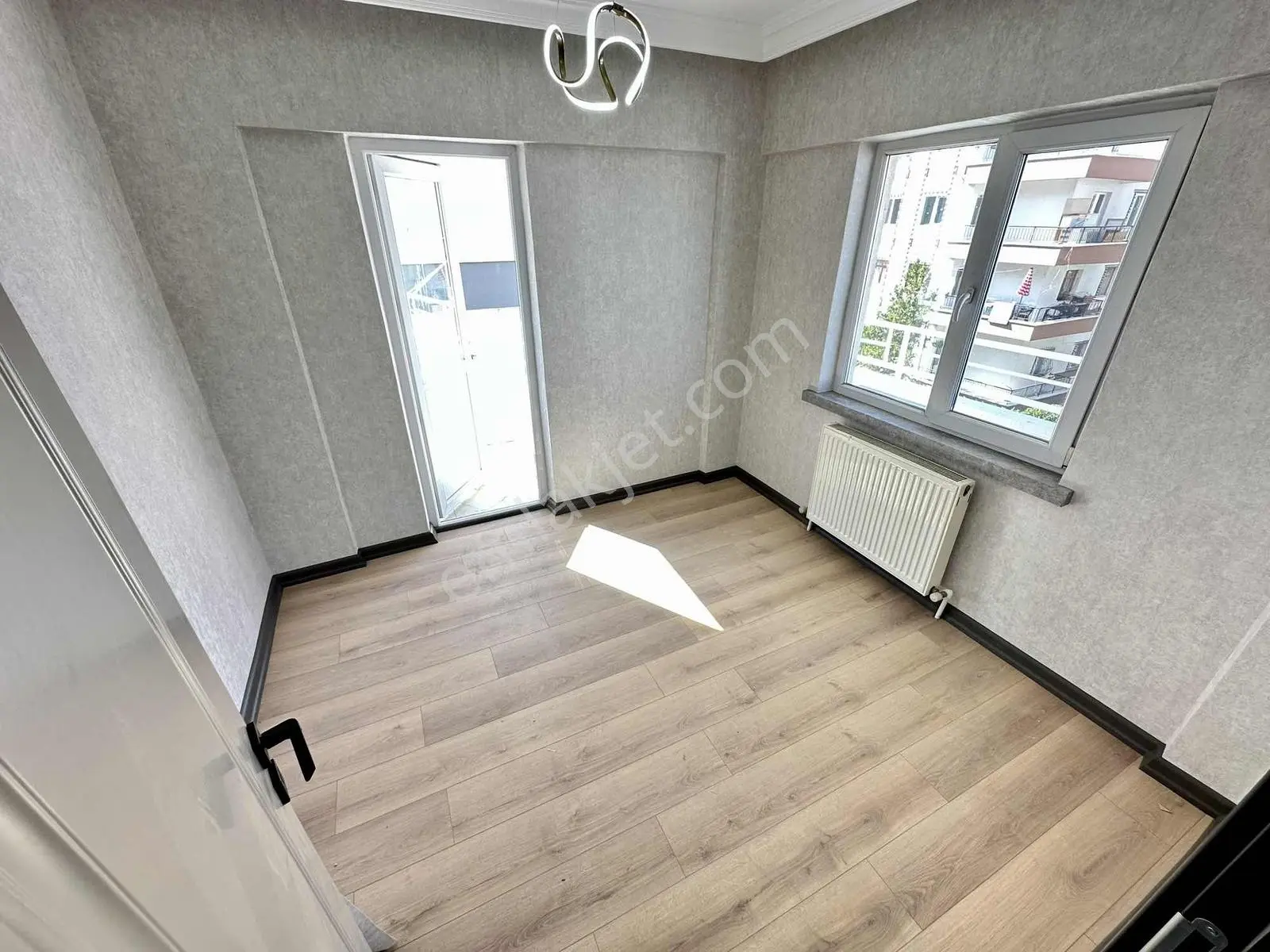 Ulukan'dn Selçuklu'da Ara Kat Full Yapılı L Balkon Ön Cephe 3+1 — fotoğraf 14