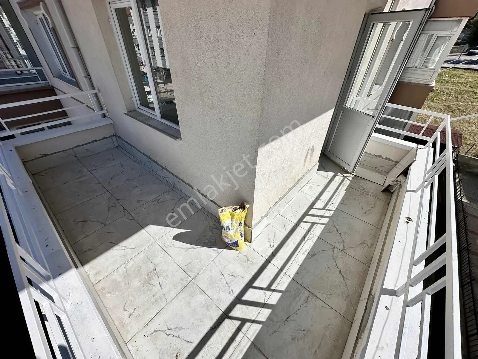 Ulukan'dn Selçuklu'da Ara Kat Full Yapılı L Balkon Ön Cephe 3+1 — fotoğraf 18