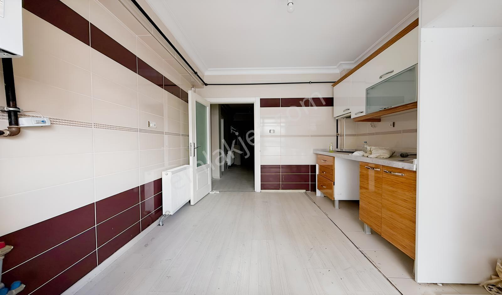 Yasa'dan Kanuni'de 3+1 Yüksek Giriş Kilerli Altı Tam Daire!!! — fotoğraf 3
