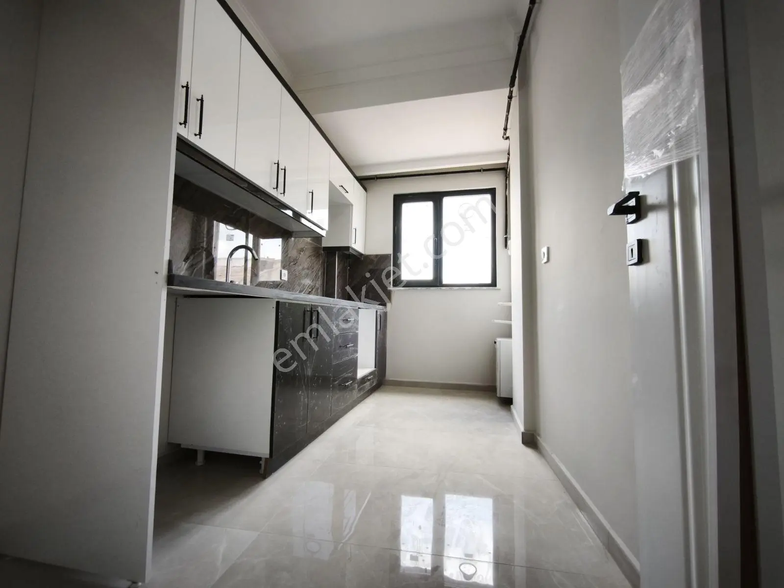 Sancaktepe 'de Metroya Yakın Satılık 2+1 Sıfır İskanlı Daire — fotoğraf 8