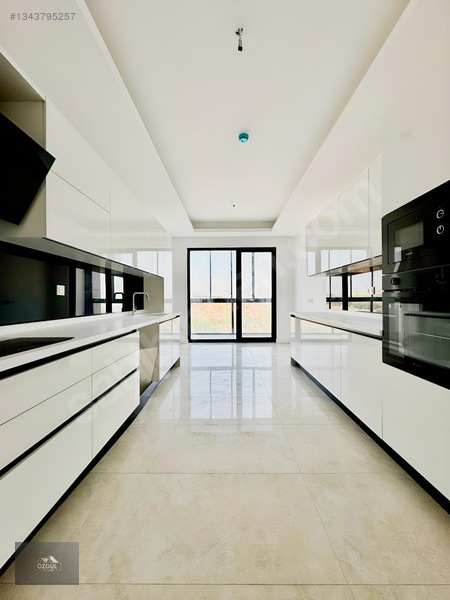 Özgül Emlaktan Lüx Sitede Manzaralı K.otoparklı Sıfır 4+1kiralık — fotoğraf 4
