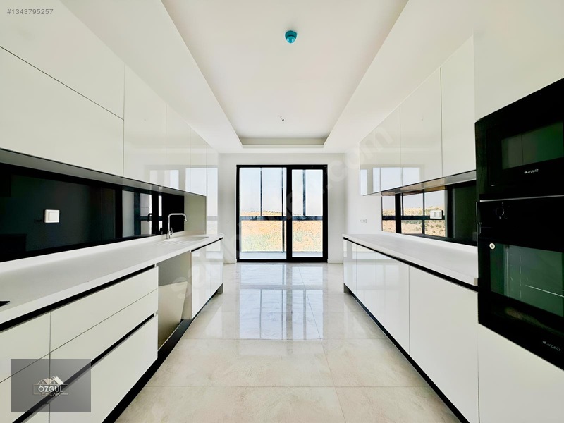 Özgül Emlaktan Lüx Sitede Manzaralı K.otoparklı Sıfır 4+1kiralık — fotoğraf 5