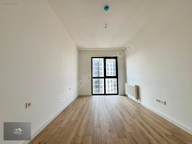 Özgül Emlaktan Lüx Sitede Manzaralı K.otoparklı Sıfır 4+1kiralık — fotoğraf 15