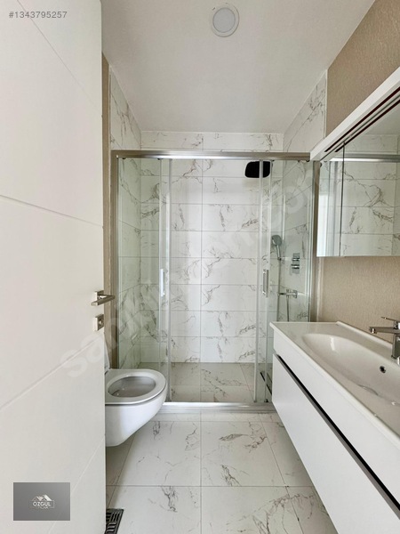 Özgül Emlaktan Lüx Sitede Manzaralı K.otoparklı Sıfır 4+1kiralık — fotoğraf 17