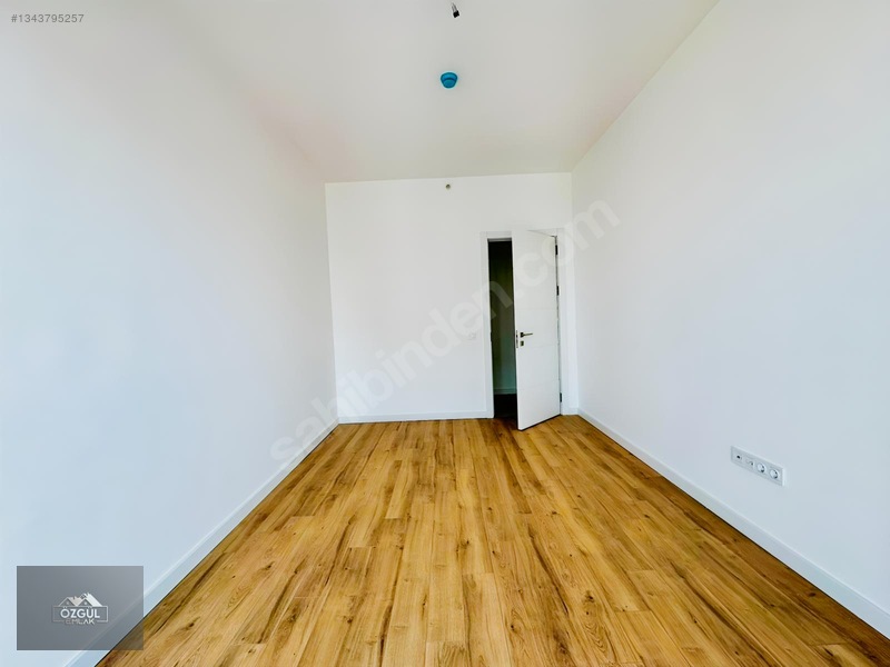 Özgül Emlaktan Lüx Sitede Manzaralı K.otoparklı Sıfır 4+1kiralık — fotoğraf 19