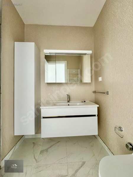 Özgül Emlaktan Lüx Sitede Manzaralı K.otoparklı Sıfır 4+1kiralık — fotoğraf 27