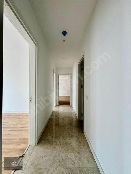 Özgül Emlaktan Lüx Sitede Manzaralı K.otoparklı Sıfır 4+1kiralık — fotoğraf 30