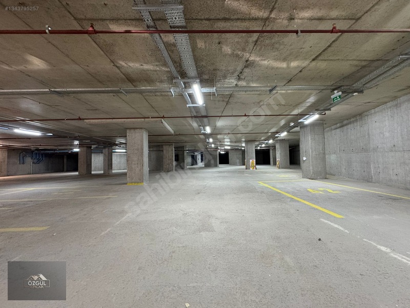 Özgül Emlaktan Lüx Sitede Manzaralı K.otoparklı Sıfır 4+1kiralık — fotoğraf 39