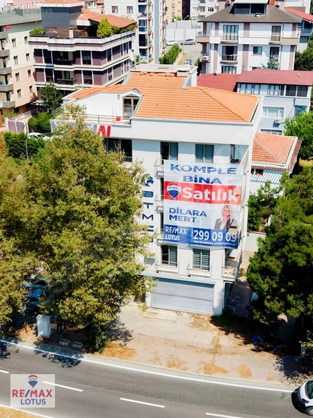 Güzelyalı Sahil Yolunda 959 M² Komple Satılık Bina