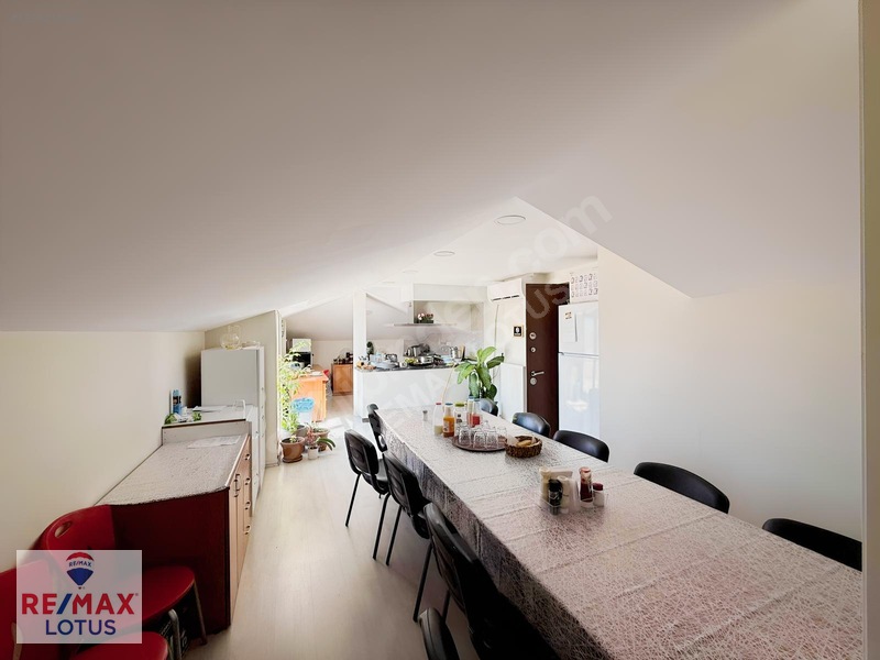 Güzelyalı Sahil Yolunda 959 M² Komple Satılık Bina — fotoğraf 6