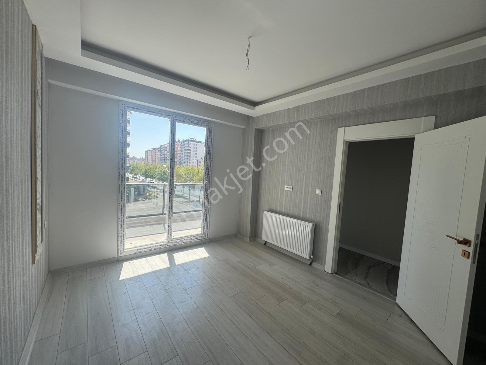 Kent Meydanı 3.5+1 Ultra Lüx İç Yapılı Sıfır Daire — fotoğraf 11