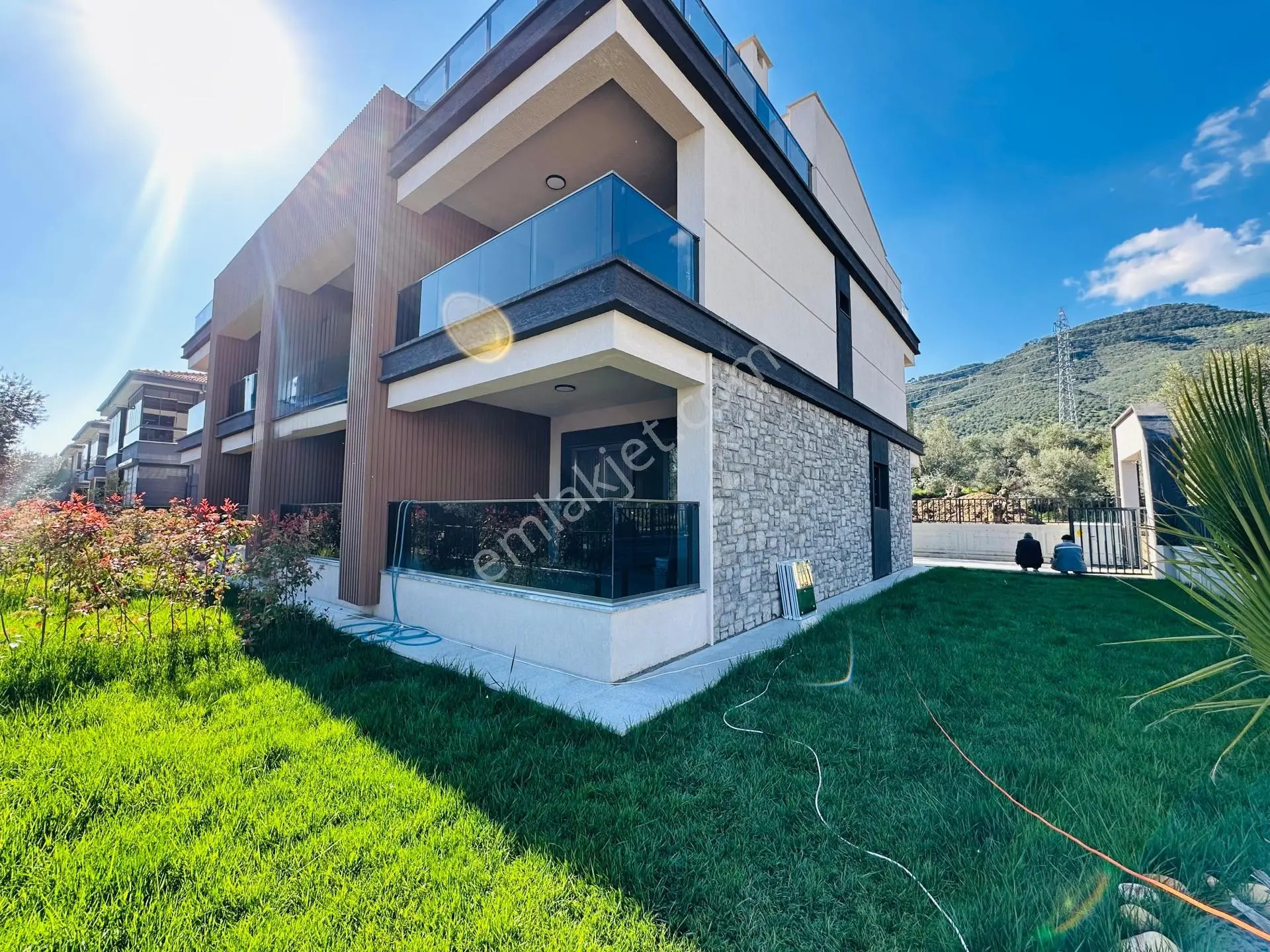 Altınoluk Merkezde Satılık 3+1 Sıfır Villa — fotoğraf 10