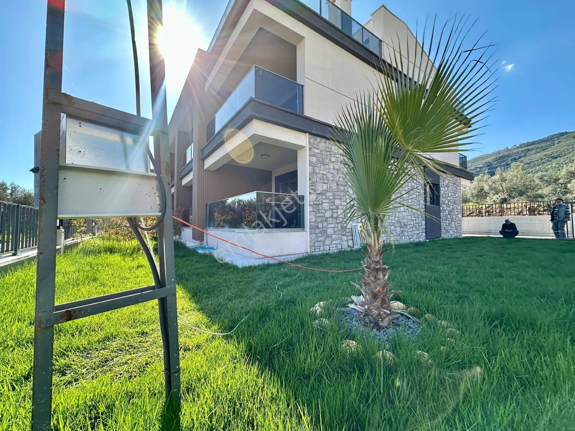 Altınoluk Merkezde Satılık 3+1 Sıfır Villa — fotoğraf 12