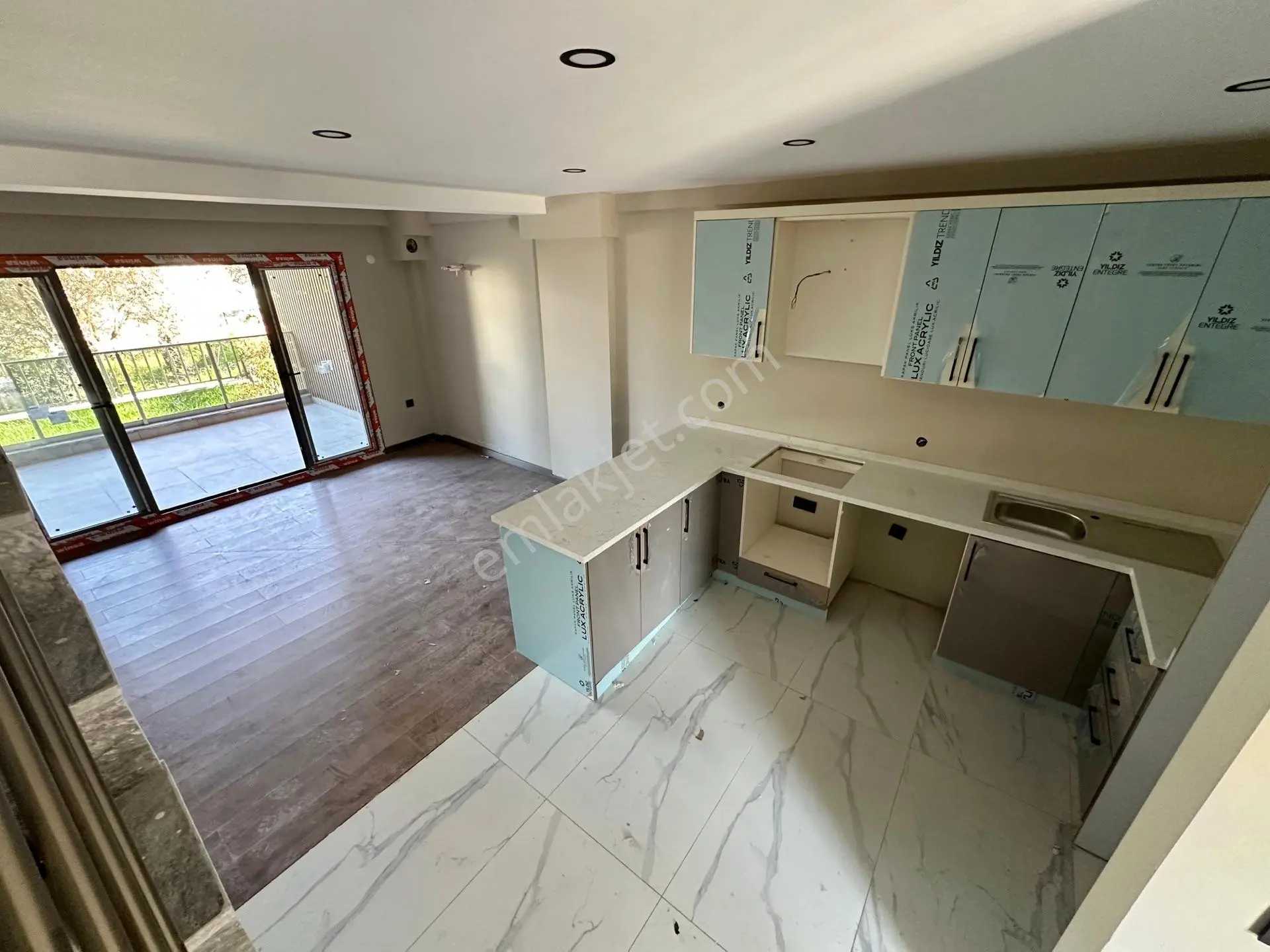Altınoluk Merkezde Satılık 3+1 Sıfır Villa — fotoğraf 21
