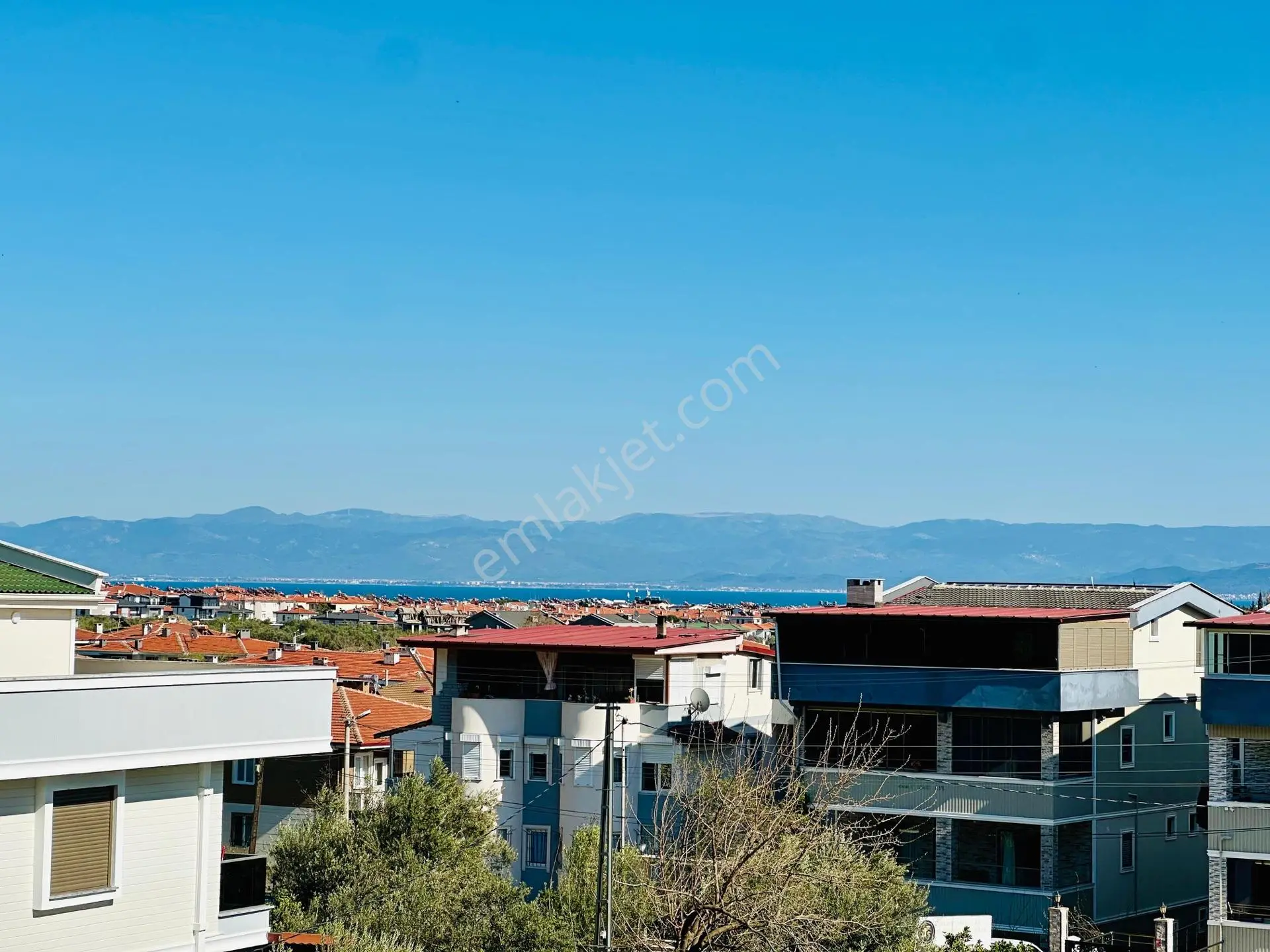 Altınoluk Merkezde Satılık 3+1 Sıfır Villa — fotoğraf 24