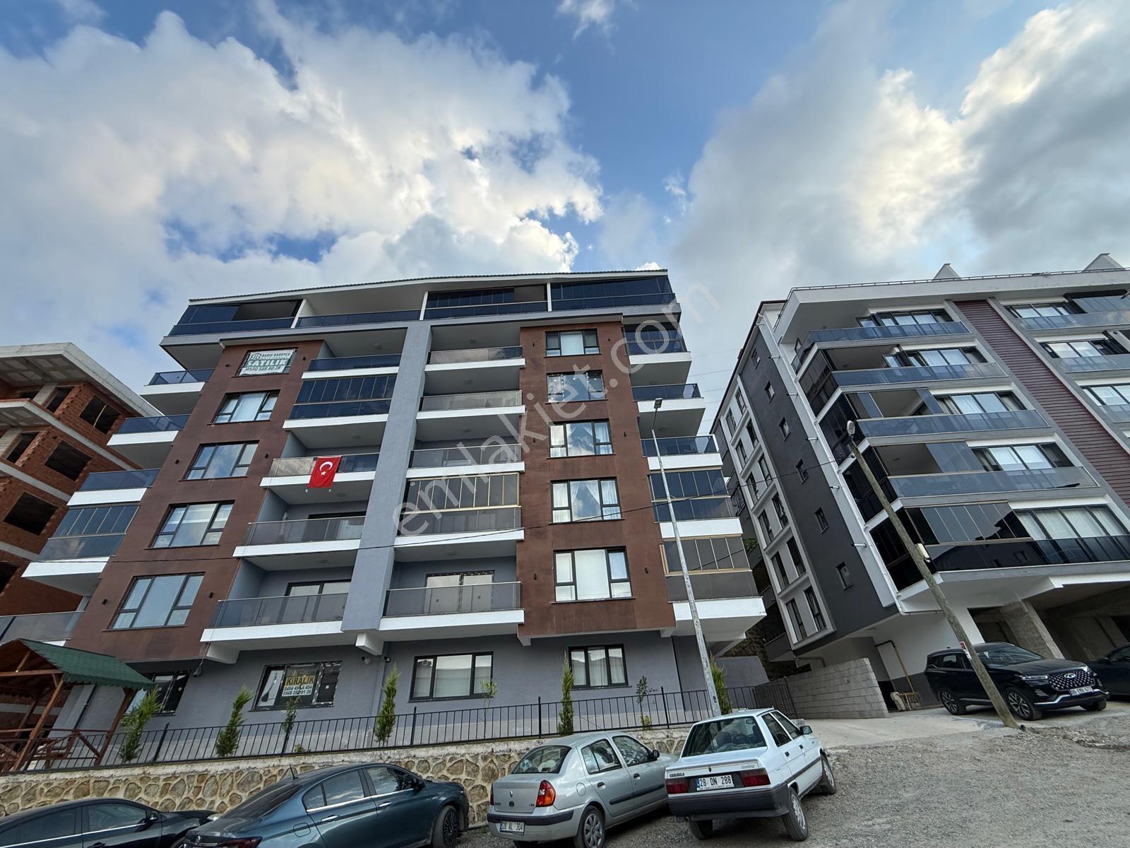 Eriklimanda Deniz Manzaralı, Ebeveyn Banyolu 145 M² Satılık 3+1