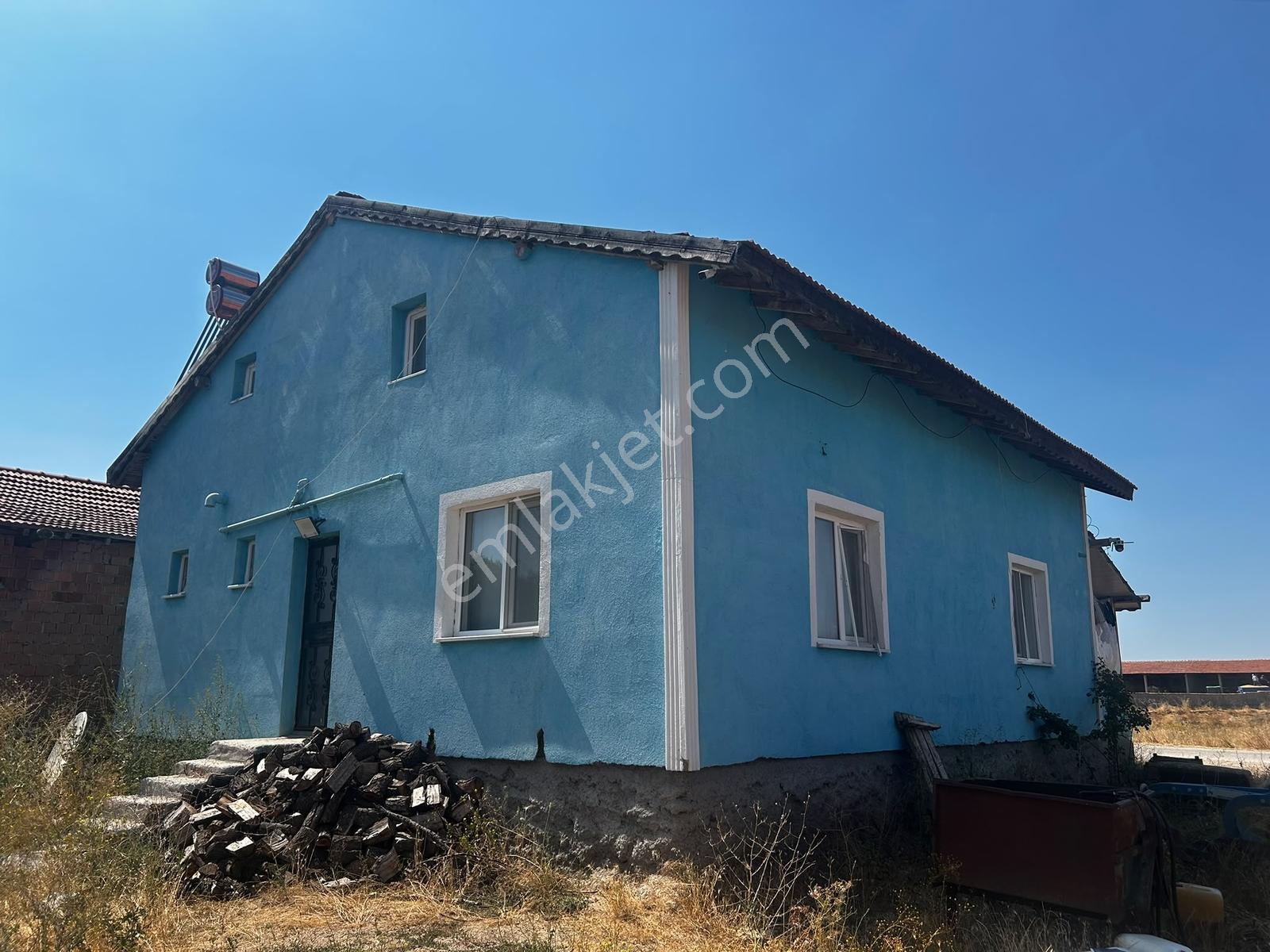 Kolçan Emlaktan Aslanapa'da Satılık Çiftlik