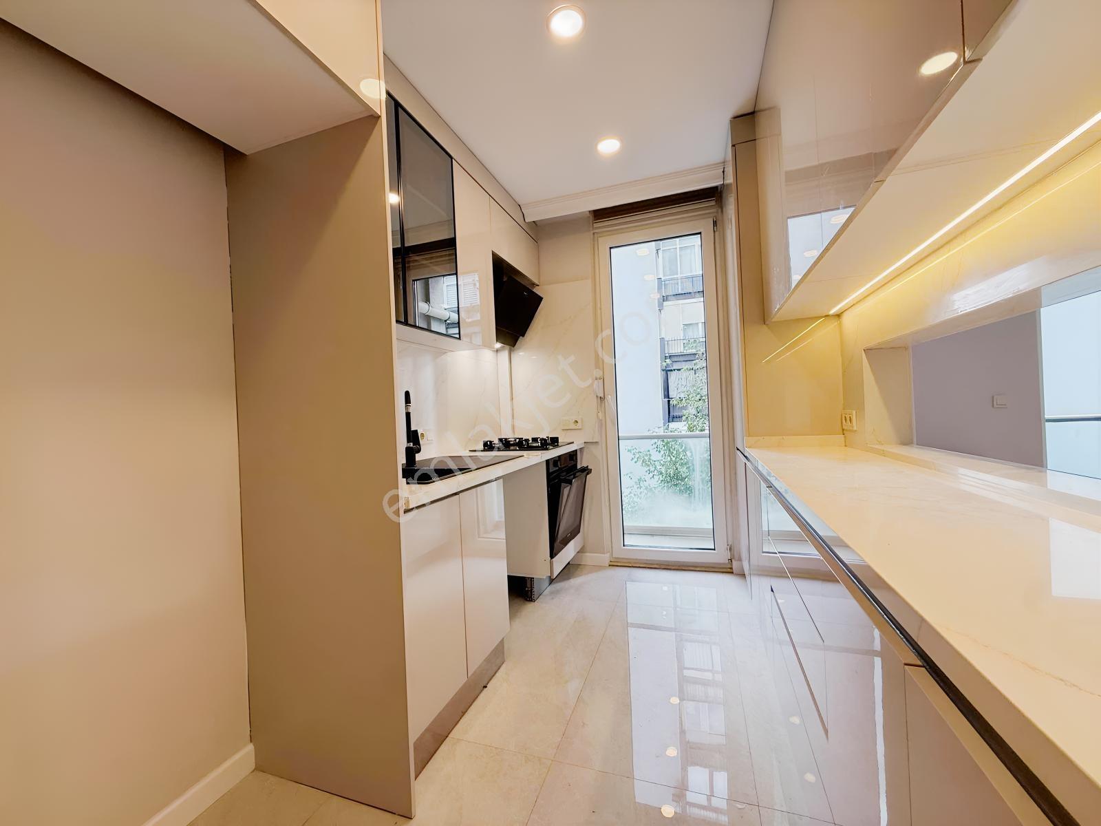 Suadiye'de Satılık 2+1 Boş Daire - 90m² -2 Balkonlu - Otoparklı — fotoğraf 12