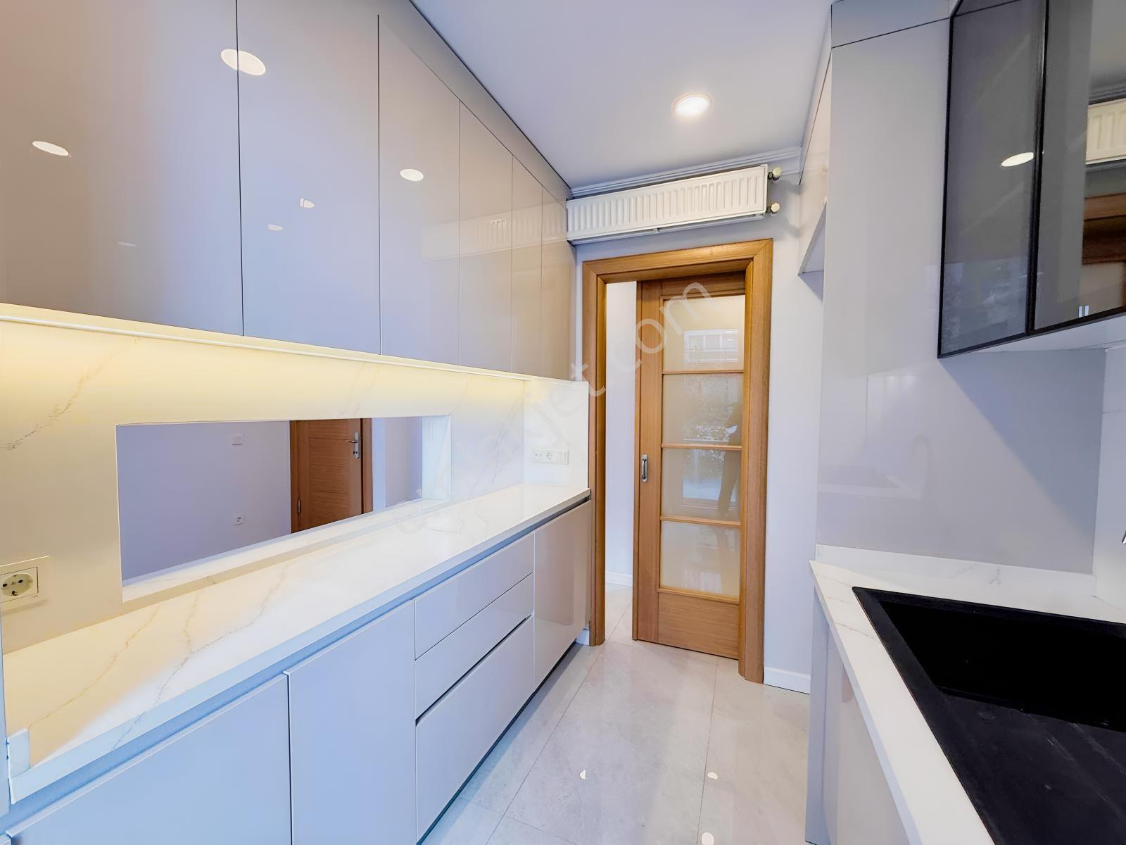 Suadiye'de Satılık 2+1 Boş Daire - 90m² -2 Balkonlu - Otoparklı — fotoğraf 15