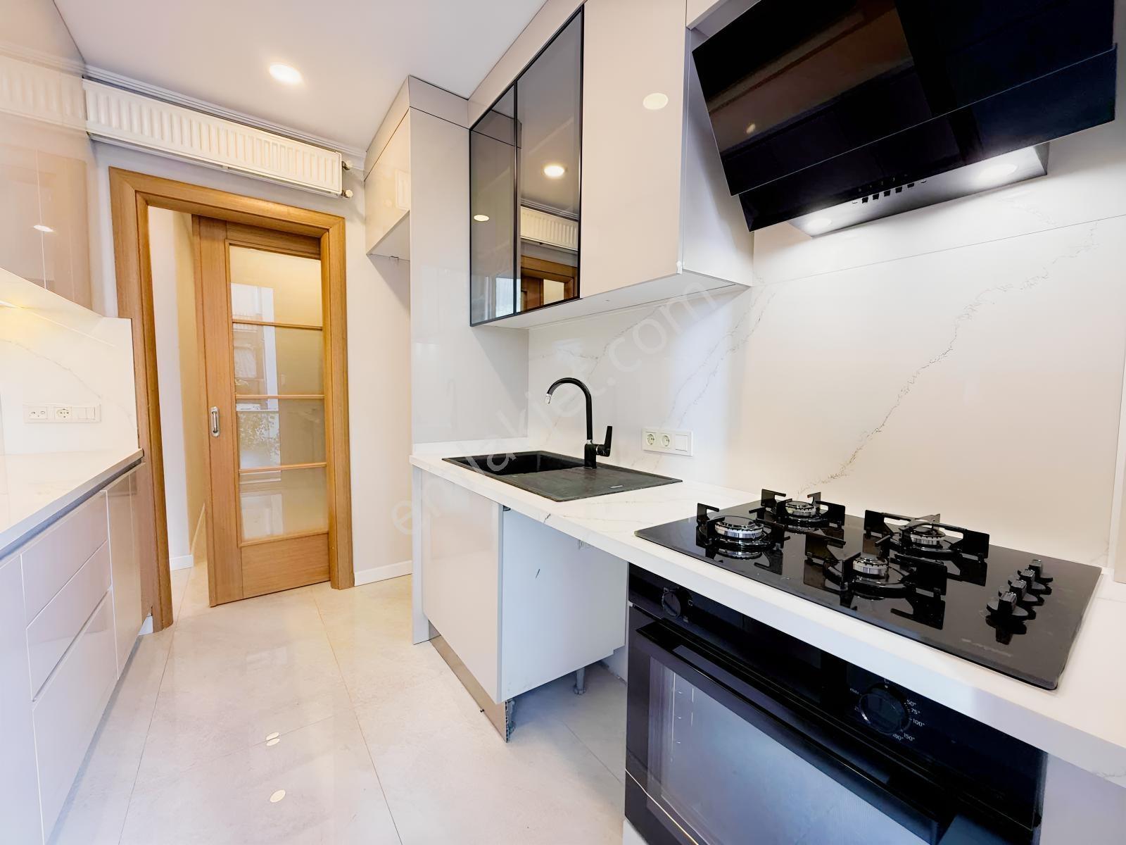 Suadiye'de Satılık 2+1 Boş Daire - 90m² -2 Balkonlu - Otoparklı — fotoğraf 19