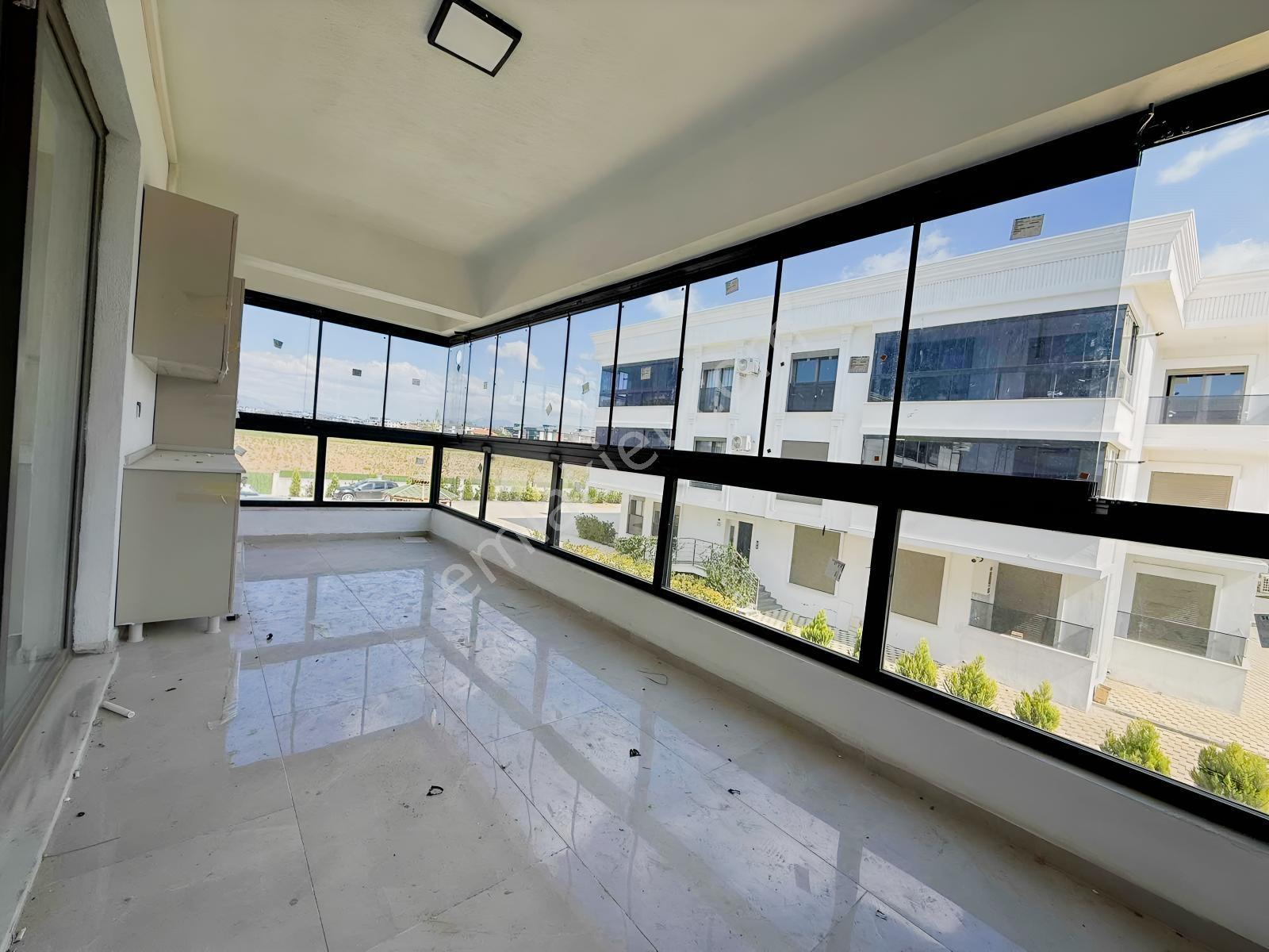 Uygandan Muratbey Mah 3+1 Lüx Havuzlu Site — fotoğraf 9
