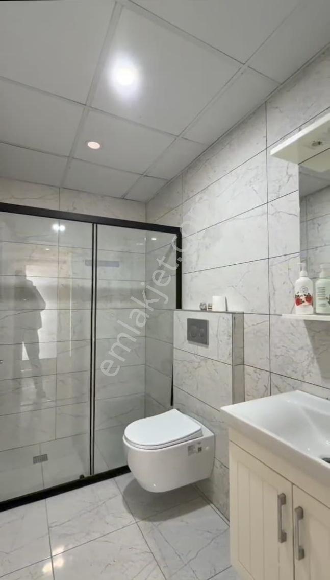 Yakupluda Metrobüs Dibinde Sıfır Ayarında Geniş M2li 5+2 Dublex — fotoğraf 9