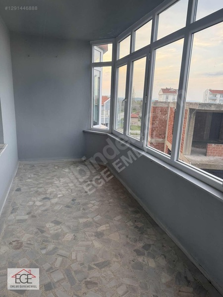 Ege Emlaktan İpsala Merkez Eşyalı Kiralık 3+1 Daire — fotoğraf 2