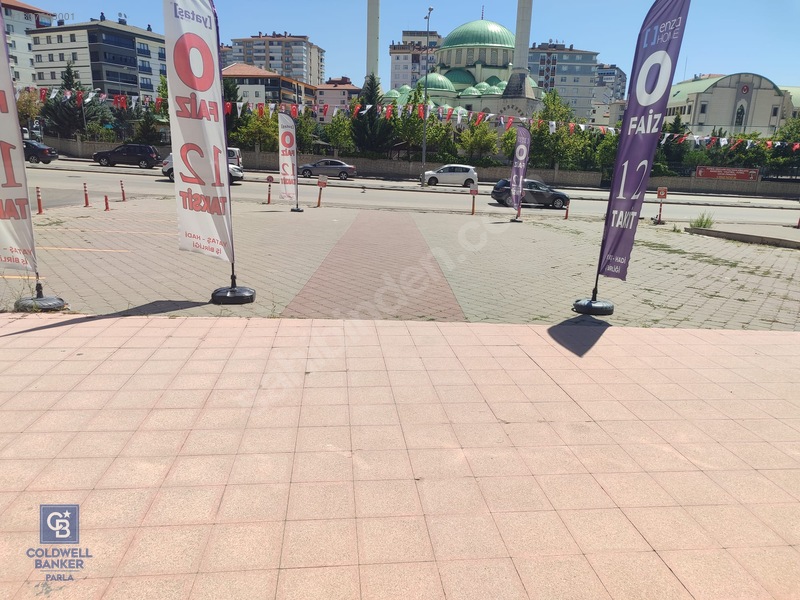 Kurumsal Kiracılı 950 M² Kapalı / 450 M² Otoparklı Satılık — fotoğraf 7