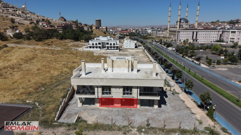 *Emlak Kombin*Nevşehir/Raşitbey Mah.42 M2 Kiralık Lüks Dükkan