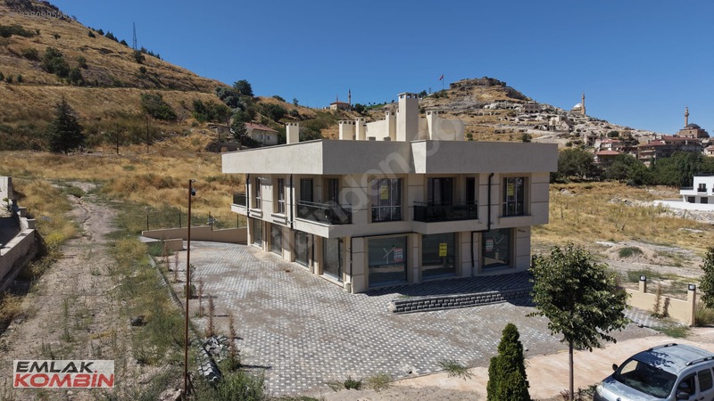 *emlak Kombin*nevşehir/raşitbey Mah.42 M2 Kiralık Lüks Dükkan — fotoğraf 2