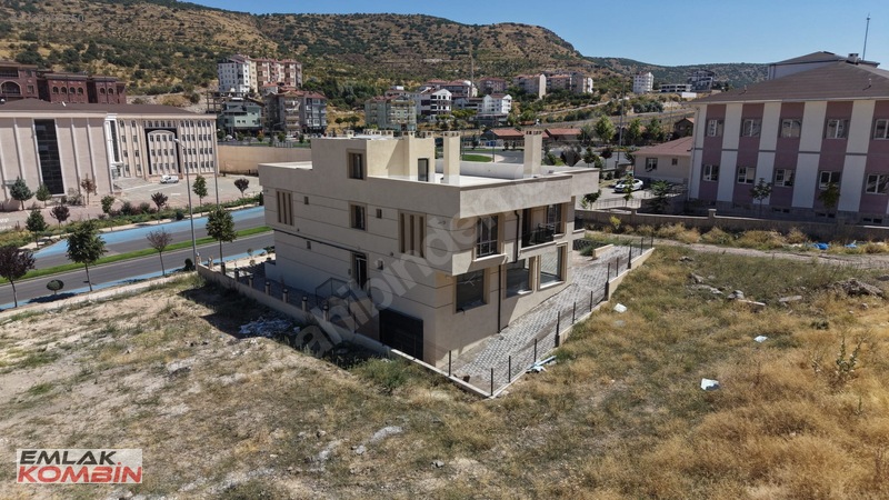 *emlak Kombin*nevşehir/raşitbey Mah.42 M2 Kiralık Lüks Dükkan — fotoğraf 3