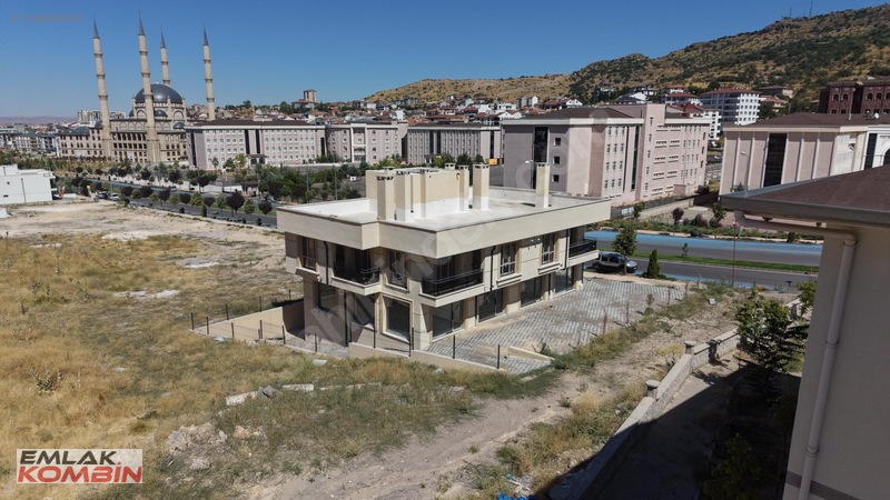*emlak Kombin*nevşehir/raşitbey Mah.42 M2 Kiralık Lüks Dükkan — fotoğraf 5