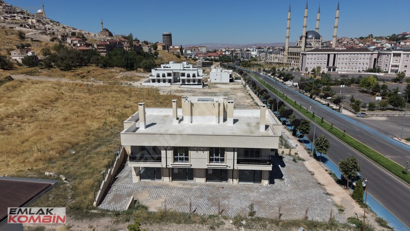 *emlak Kombin*nevşehir/raşitbey Mah.42 M2 Kiralık Lüks Dükkan — fotoğraf 8