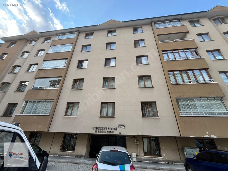 Remax İlke Kombina'da 4+1 Satılık Daire