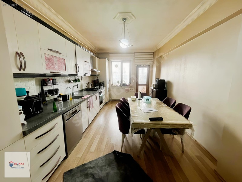 Remax İlke Kombina'da 4+1 Satılık Daire — fotoğraf 3