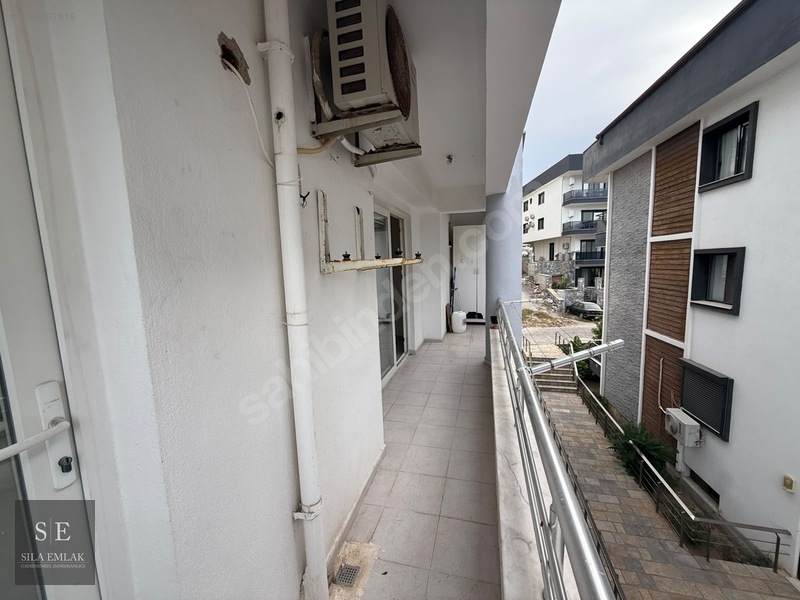 Deniz Manzaralı Havuzlu Sitede 2+1 Eşyasız Kiralık Daire — fotoğraf 11