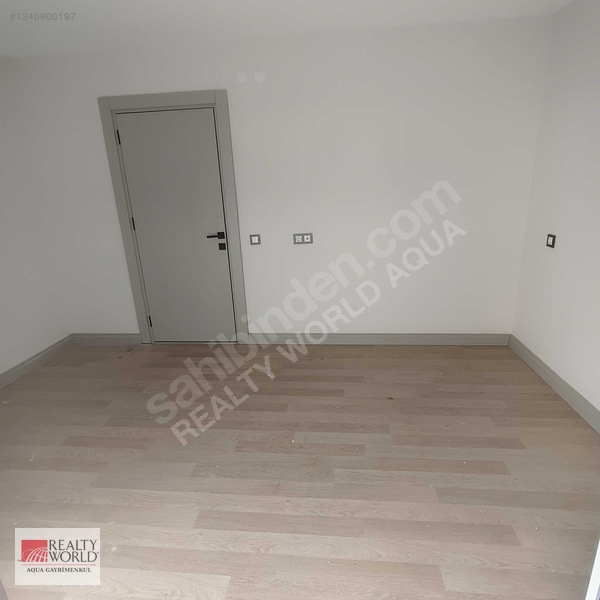 Şehir Merkezinde Havuzlu Kapalı Otoparklı Satılık 2+1 Daire — fotoğraf 6