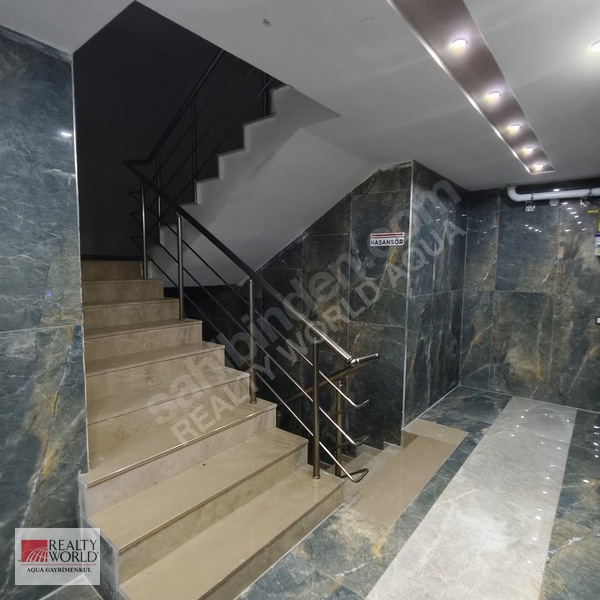 Şehir Merkezinde Havuzlu Kapalı Otoparklı Satılık 2+1 Daire — fotoğraf 20