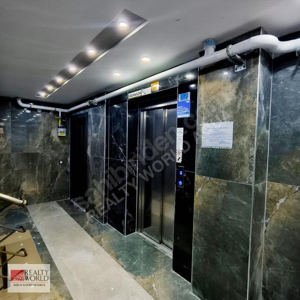 Şehir Merkezinde Havuzlu Kapalı Otoparklı Satılık 2+1 Daire — fotoğraf 23