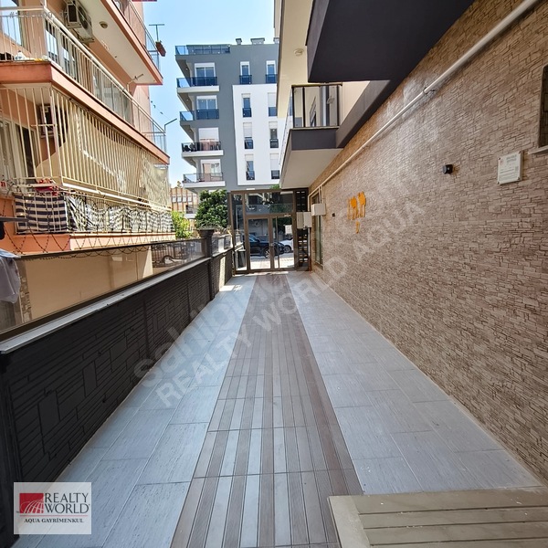 Şehir Merkezinde Havuzlu Kapalı Otoparklı Satılık 2+1 Daire — fotoğraf 25