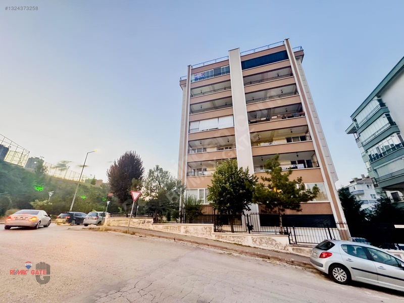 Demetevler Sami Efendi Cadde Üzeri Köşe Başı Satılık 6+1 Dubleks — fotoğraf 2