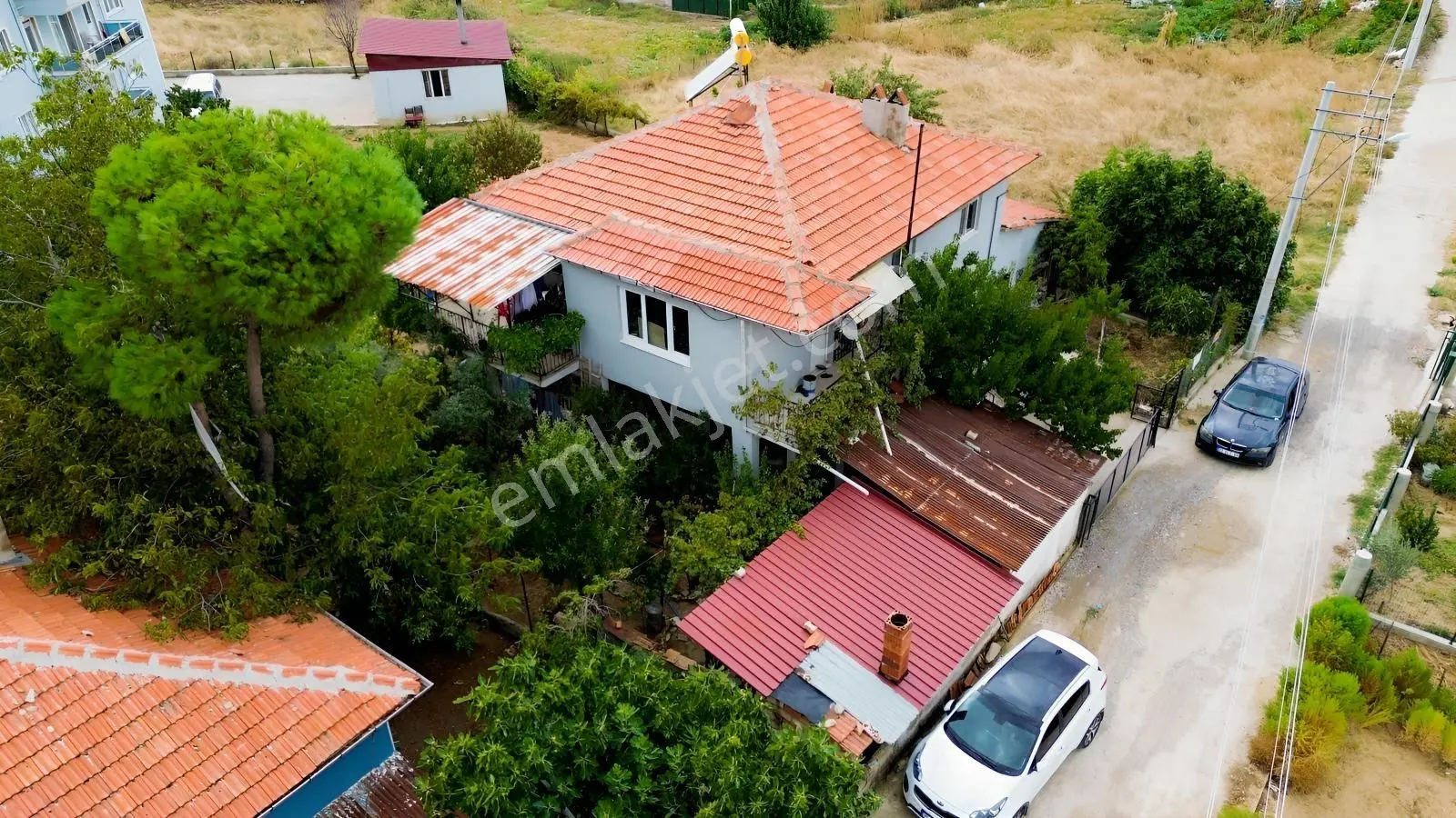 Eşmede 575 M² Arsa İçinde 120 M² Satılık 2 Katlı Müstakil Ev — fotoğraf 5
