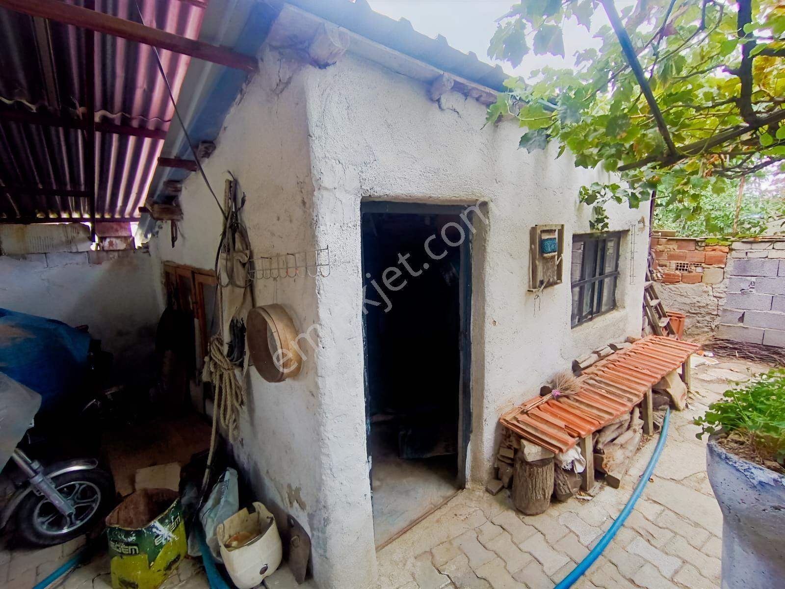 Eşmede 575 M² Arsa İçinde 120 M² Satılık 2 Katlı Müstakil Ev — fotoğraf 10