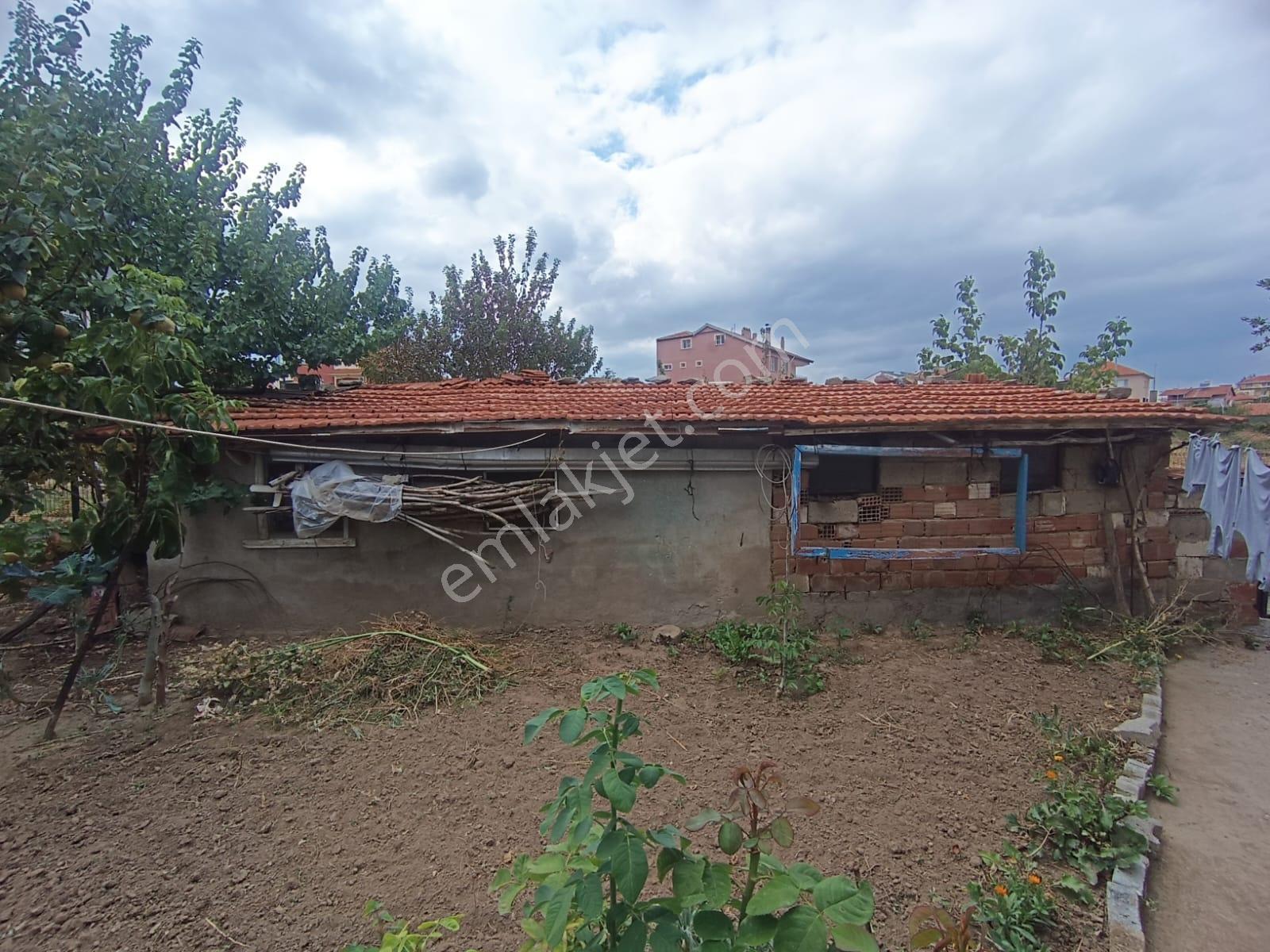 Eşmede 575 M² Arsa İçinde 120 M² Satılık 2 Katlı Müstakil Ev — fotoğraf 16