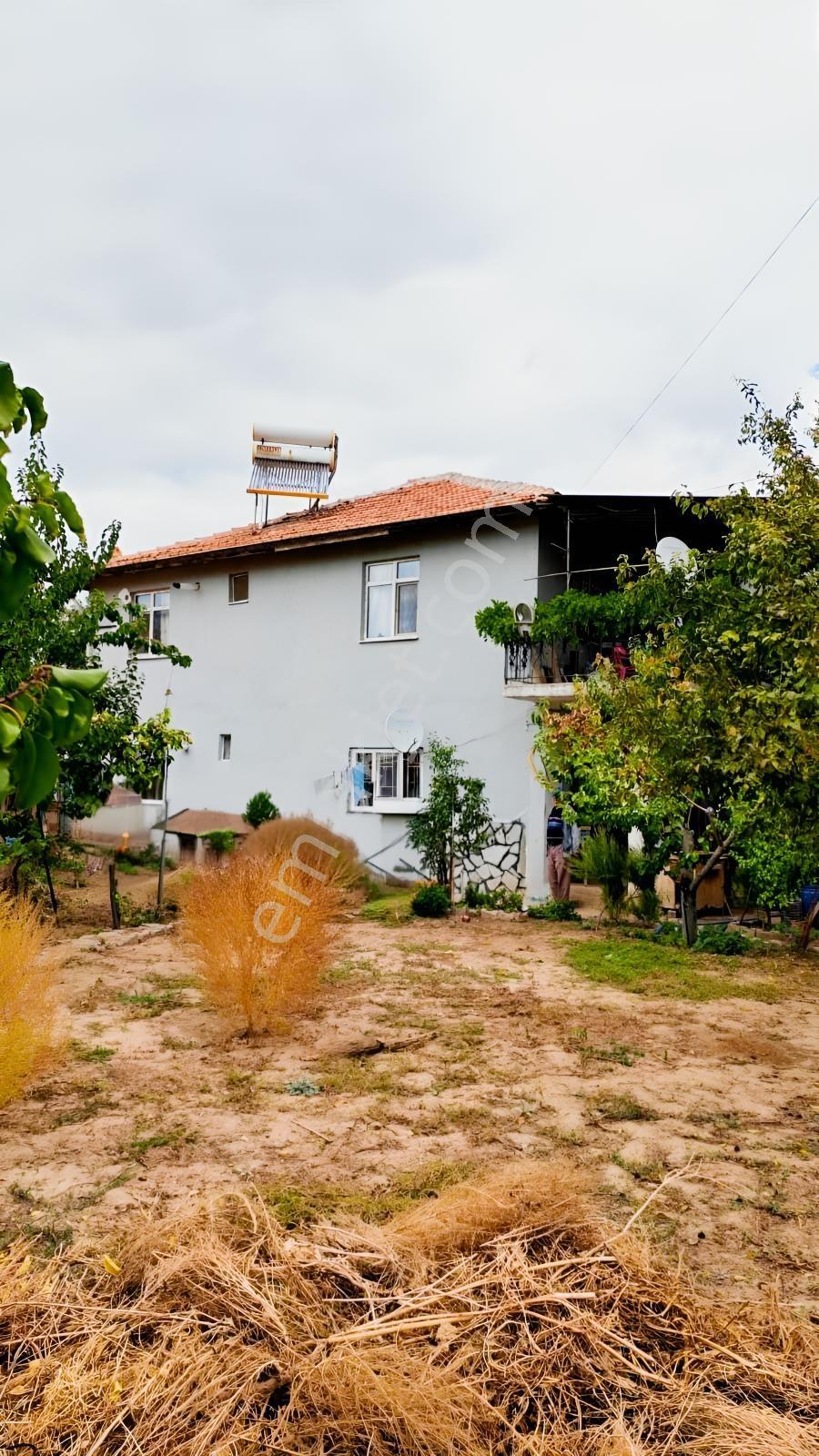 Eşmede 575 M² Arsa İçinde 120 M² Satılık 2 Katlı Müstakil Ev — fotoğraf 19